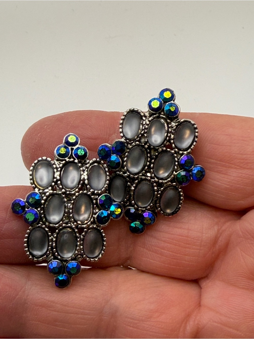 Vintage 1950s 60s Smoky gray cabbage Sean AB rhinestone clip on earrings